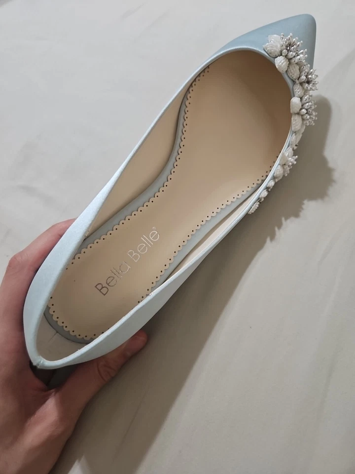 PISOS DE BODA BELLA BELLE AZULES 9 1/2 EE. UU. 41 EUR **PEQUEÑA DECOLORACIÓN EN LOGO** Foto 3 de 4