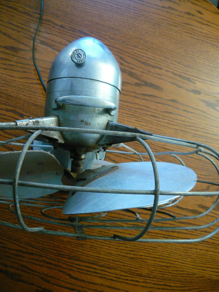 Vintage CHROME Hunter Zephair Oscillating Electric Fan 265 C-16