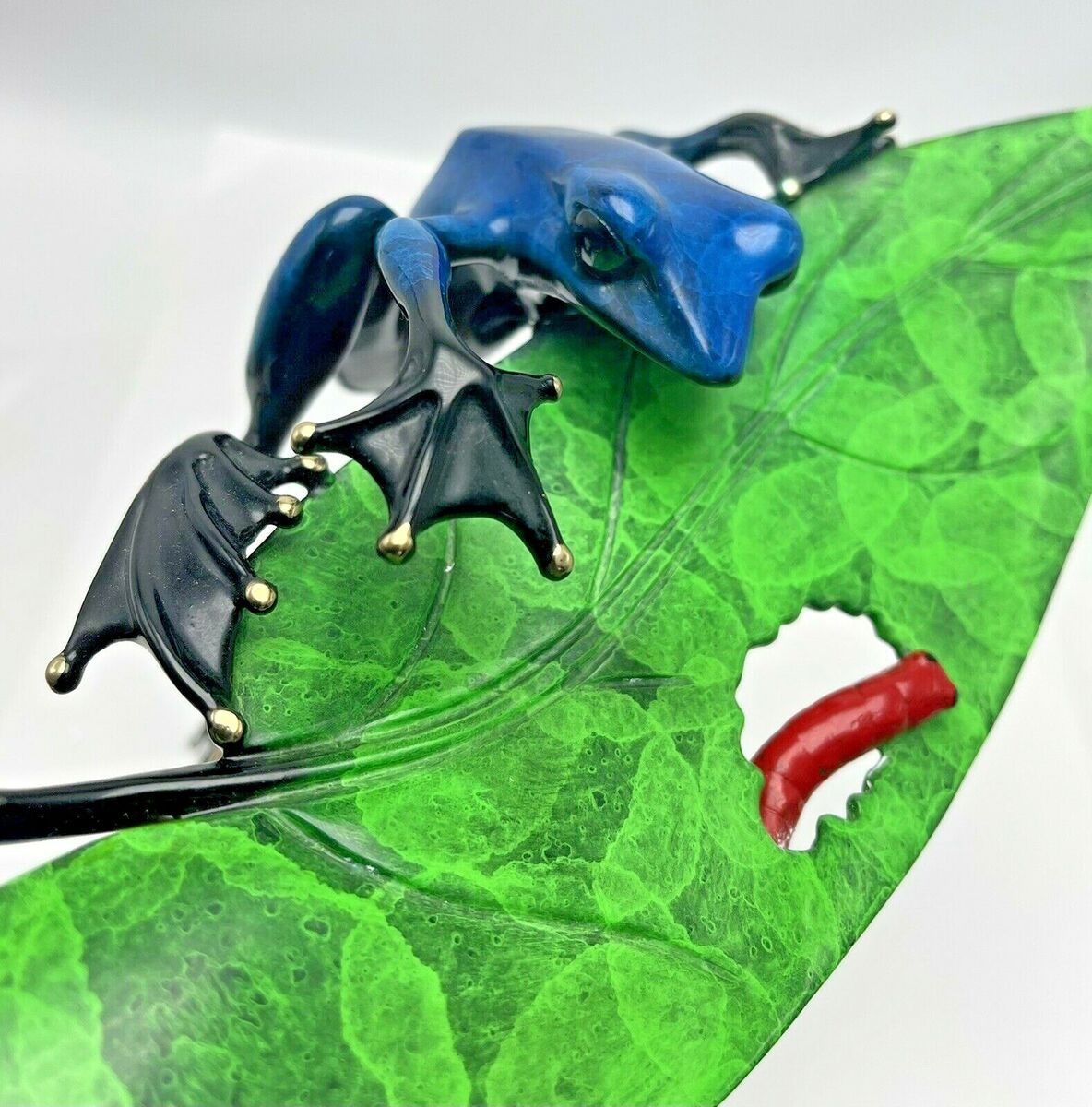 Frogman Tim Cotterill Hide and Seek Frog Bronze Sculpture Frogman Tim Cotterill Hide and Seek Frog Bronze Sculpture
