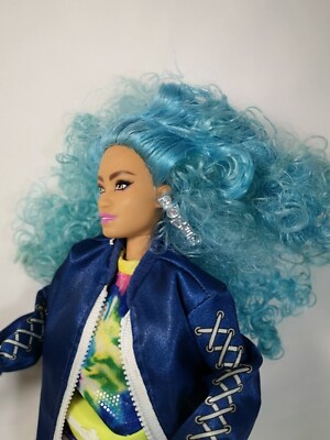BARBIE EXTRA CURVY BLU HAIR 2020 2021 NEW NRFB BEAUTIFUL NUMBER 4 EUR