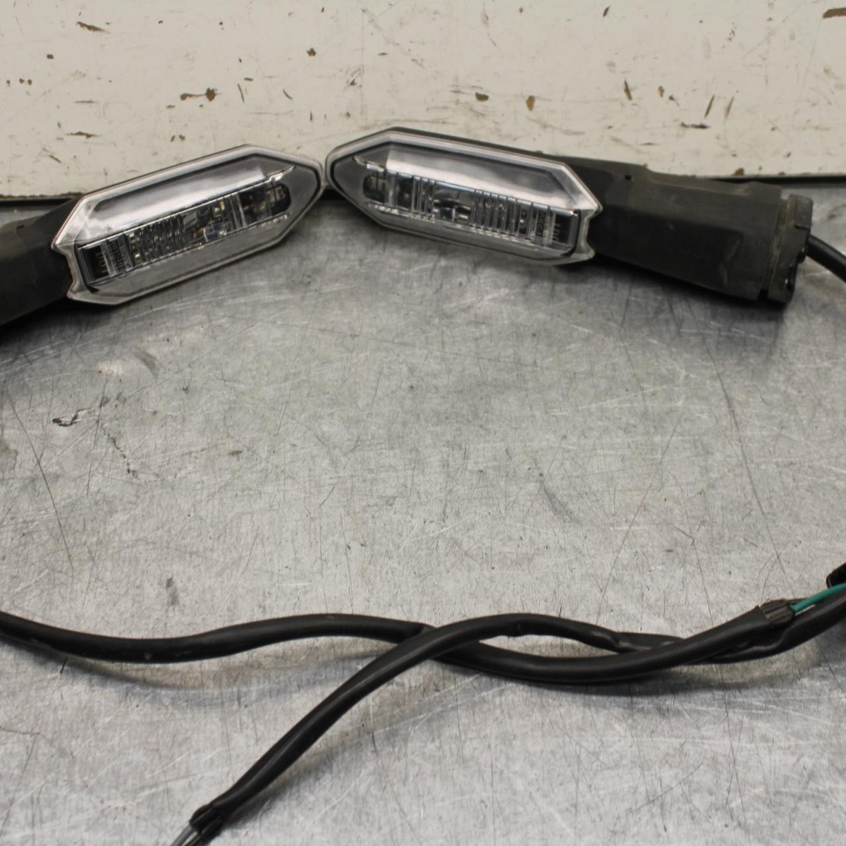 23-24 KAWASAKI NINJA ZX4R FRONT LEFT RIGHT TURN SIGNALS LIGHT