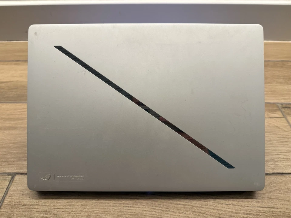 Asus ROG Zephyrus g14 Gaming Laptop - Image 2 of 4