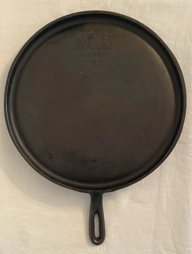 Wagner Ware Sidney No.10 Cast Iron Round Griddle Skillet 1110 D Sits Flat