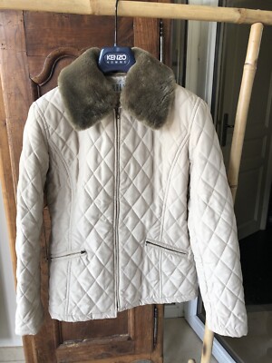 Marelle, doudoune beige matelassé , cintrée, fourrure amovible, taille 40