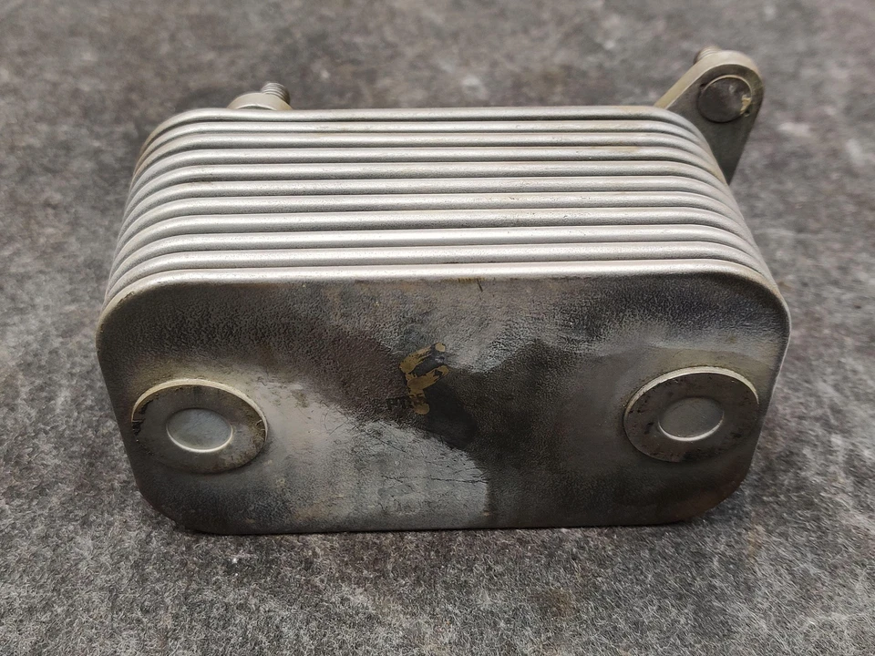 Enfriador de aceite de motor 12649227 OEM 6,6 L V8 Duramax Silverado Sierra 2500 3500 15-16 Foto 4 de 4