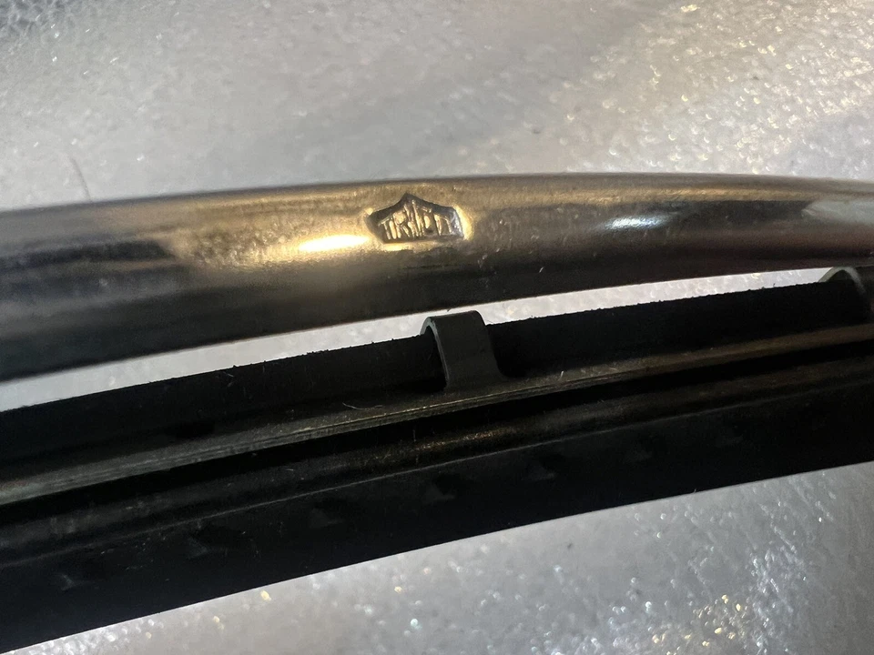 Trico  Brand B19 Wiper Blades 11 Inch Triumph Tr6 , Gt6 Etc - Image 3 of 4