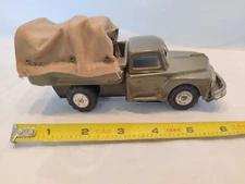 WWII ERA US ARMY TRUCK TIN TOY made in Japan by SSS, Canvas. Friction toy, works