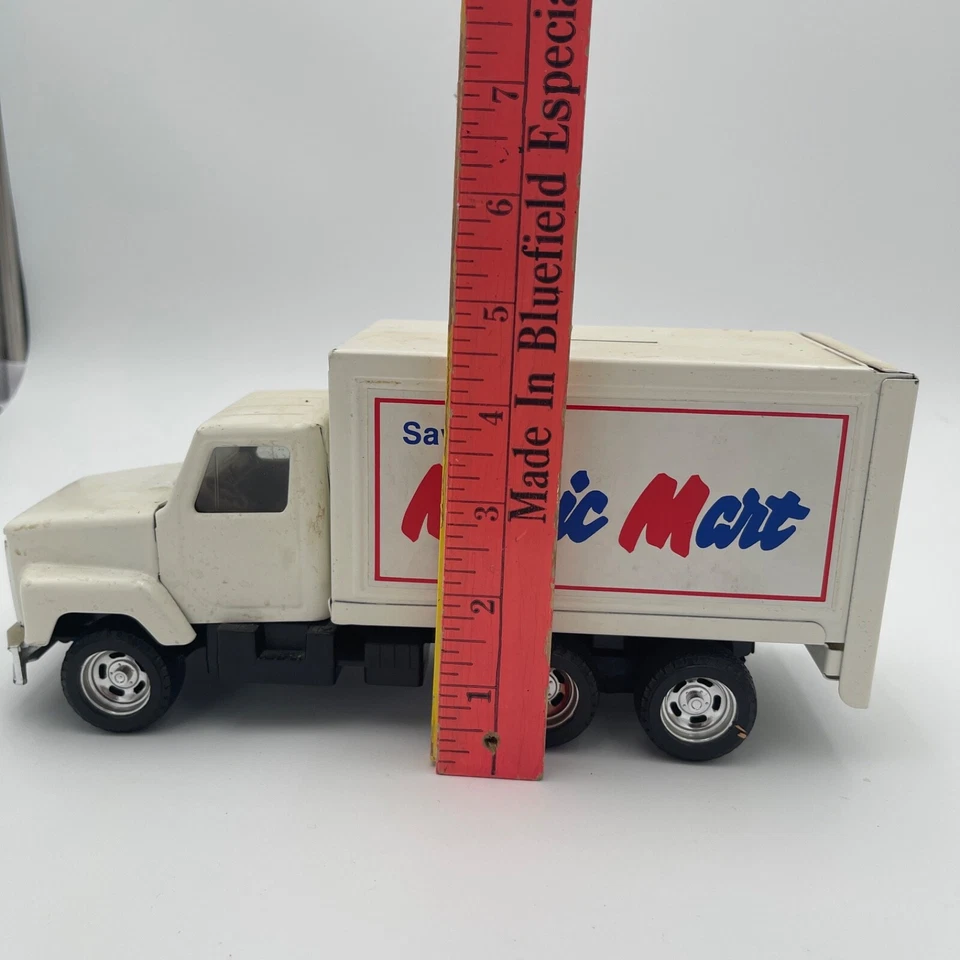 Camión de reparto Magic Mart ERTL International Cab de colección escaso banco fundido a presión EE. UU. Foto 3 de 4