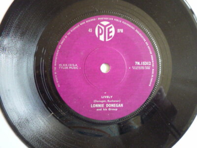 Lonnie Donegan    Lively   7N.15312    VINYL NEAR MINT..