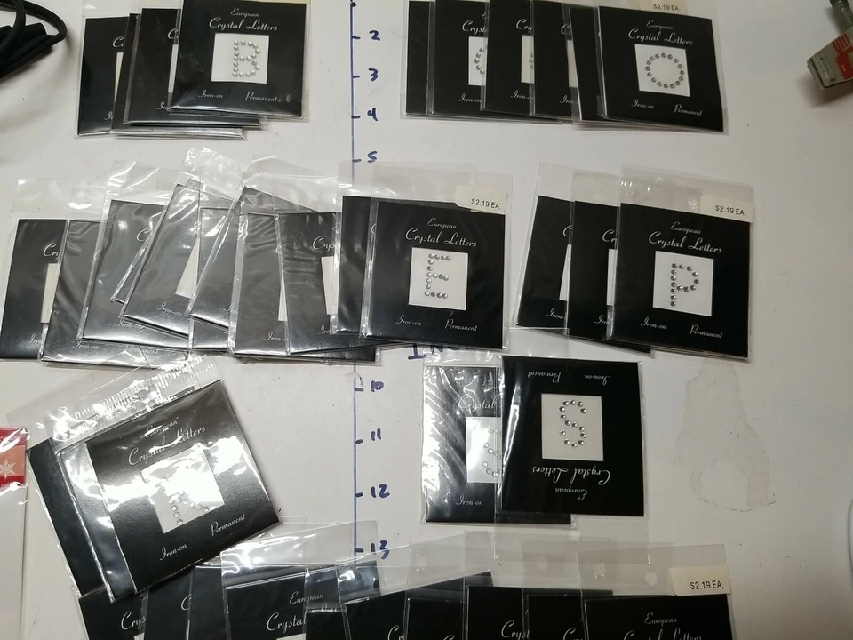 Joy, S.A. Plancha 46 Piezas Letras de Cristal y Tulipán Mini Hierro Foto 3 de 4