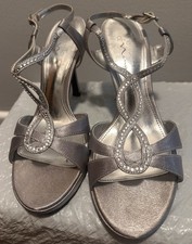 The Touch of Nina Silver Rhinestone Strappy Heels Sandals Size 8M Prom Wedding