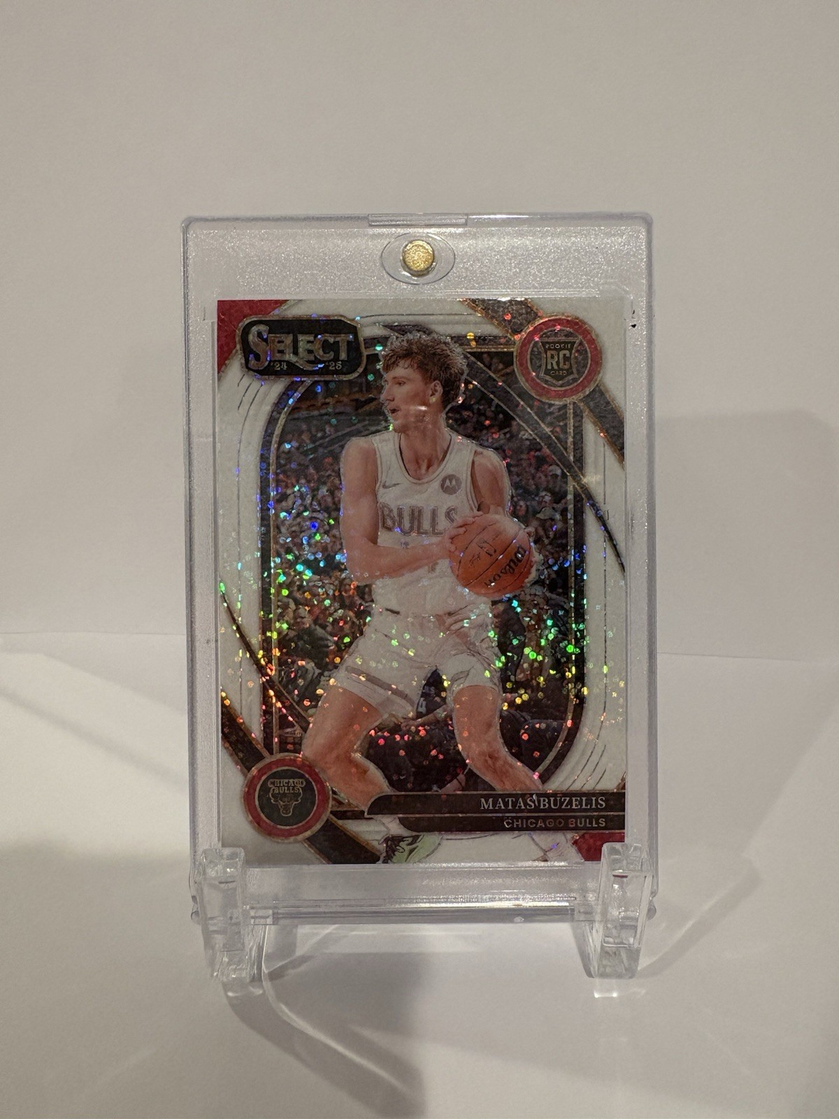 2024-25 Panini Select - Courtside Matas Buzelis #277 White Sparkle Prizm (RC)
