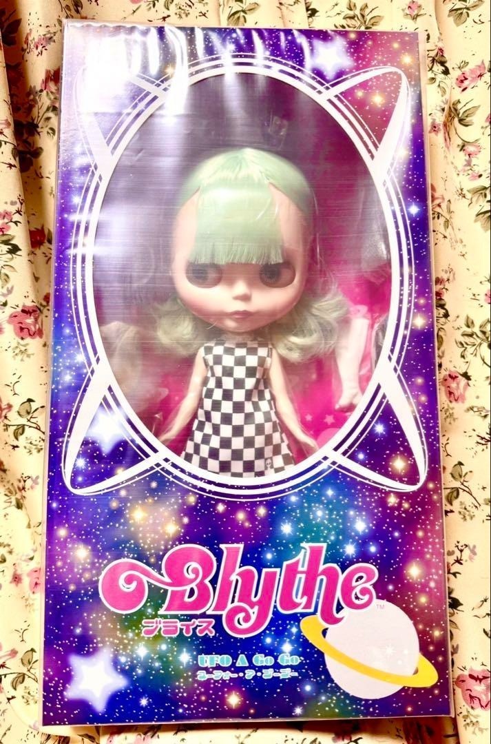 Takara Tomy Neo Blythe UFO A Go Go Limited Edition Doll Japan Shop Exclusive