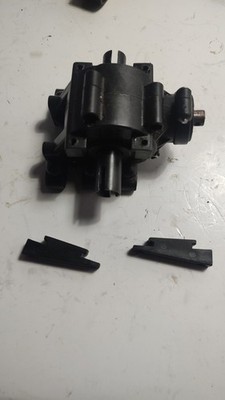 Associated Monster Gt Diff Case And Shocks 25082 25081 