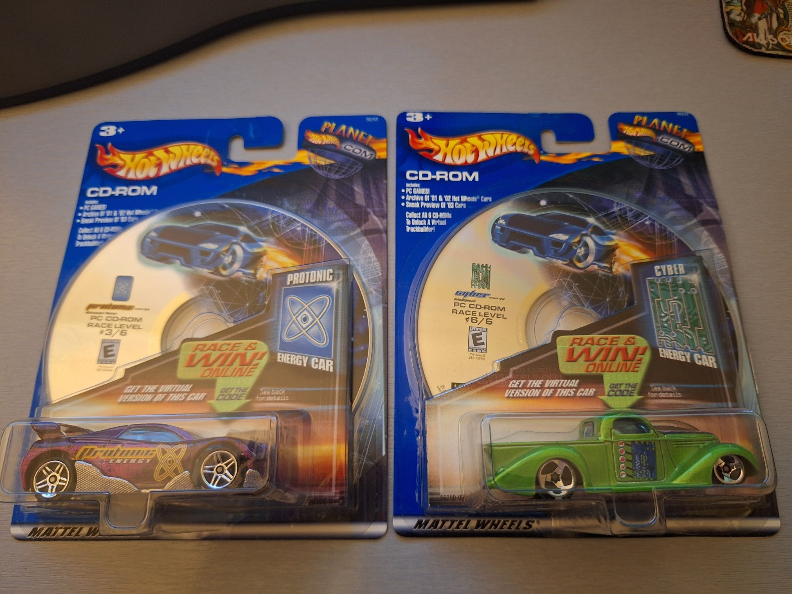 Planet Hot Wheels: purple MS-T Suzuka Protonic Energy + green Super Smooth Cyber