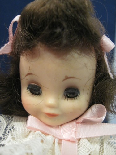 1958 American Character 8" Betsy McCall con abito in raso/pizzo~fiocchi~cannucce~scarpe - Foto 6 di 10