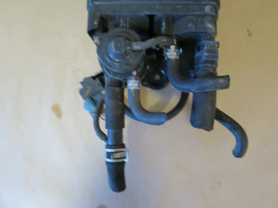 ✅ 01 02 03 04 05 Toyota RAV4 RAV-4 Fuel Vapor Charcoal Canister OEM 77740-42071 Foto 4 de 4