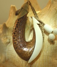 36MM CARVED COMPOSITE KOA WOOD WATER BUFFALO BONE HAWAIIAN FISH HOOK NECKLACE