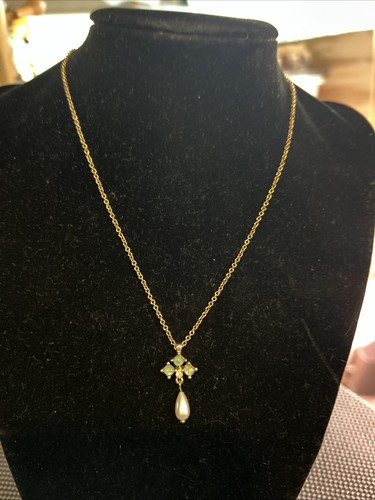 Vintage Avon Halskette goldfarbene Kette Hänger Träne Kunstperlen 14,5 Zoll - Bild 1 von 5