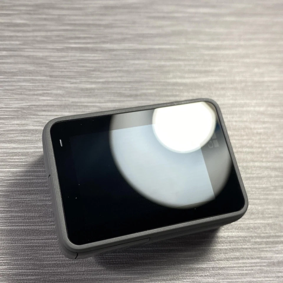 Cámara de video GoPro Hero7 Wi-Fi impermeable de 10 MP con GPS - *SIN ALIMENTACIÓN* Foto 3 de 4