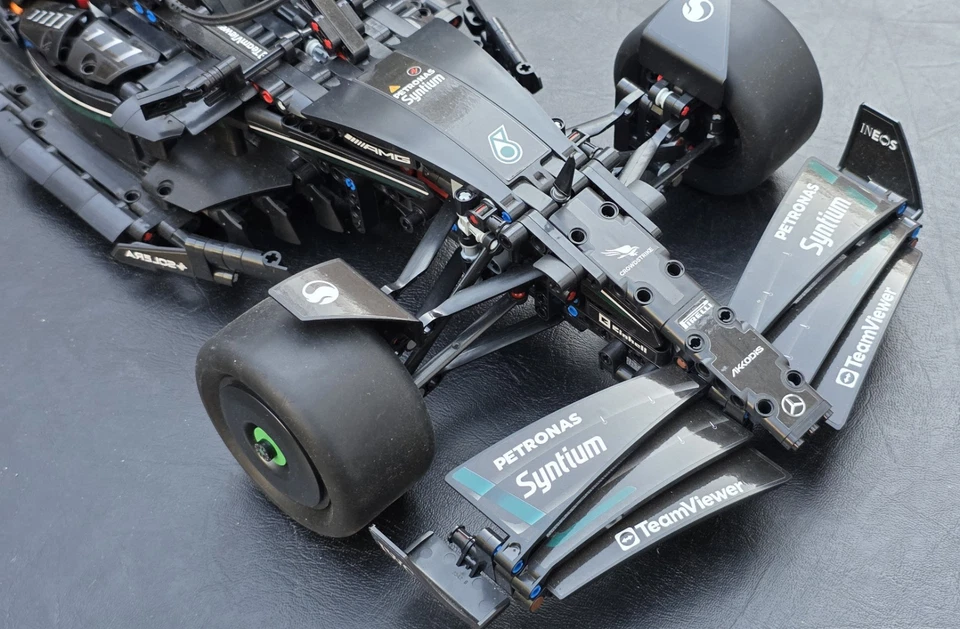 LEGO Technic 42171 Mercedes-AMG F1 W14 E Performance, photo 2 of 5