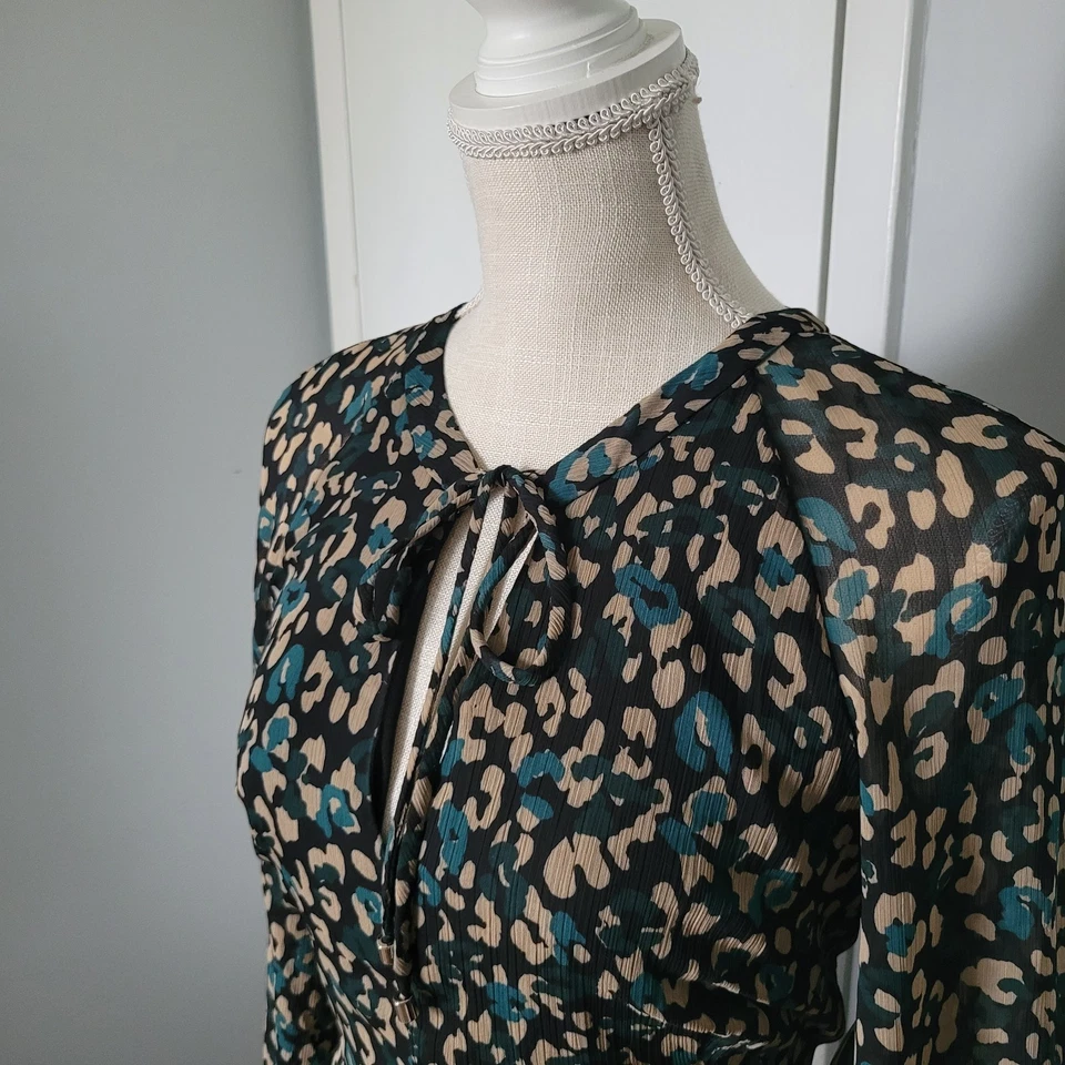 Tommie Hilfiger White Lined Dress Size 14 Wery Nice Middle Dress - Image 2 of 4