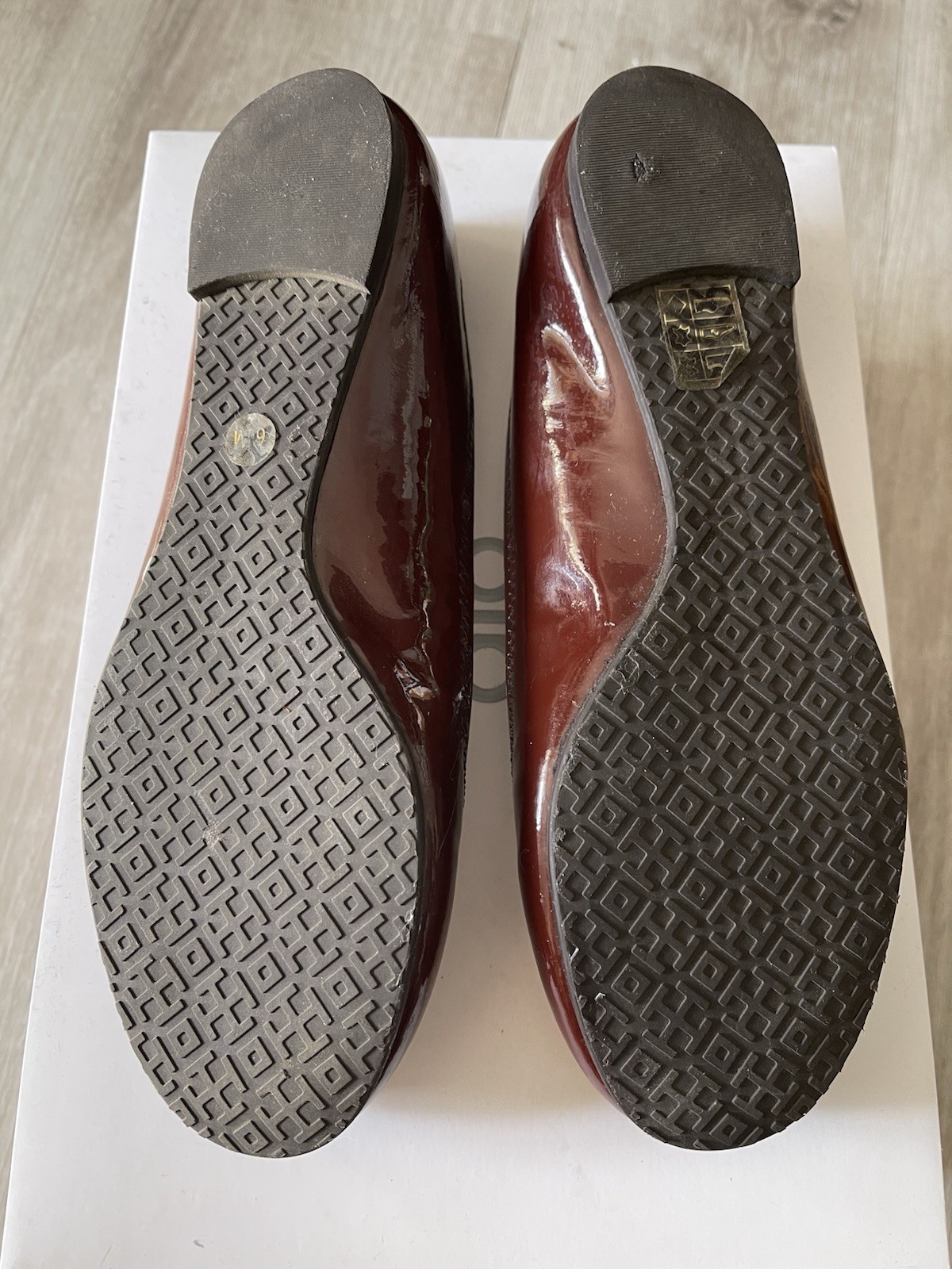 Tory Burch Burgundy Patent Leather Ballet Flats Logo Cap Toe Women's Shoes thumbnail 6