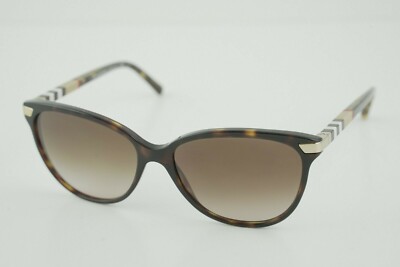 Burberry EUC brown sunglasses Euc burberry sunglasses. 100 percent aut main image 3