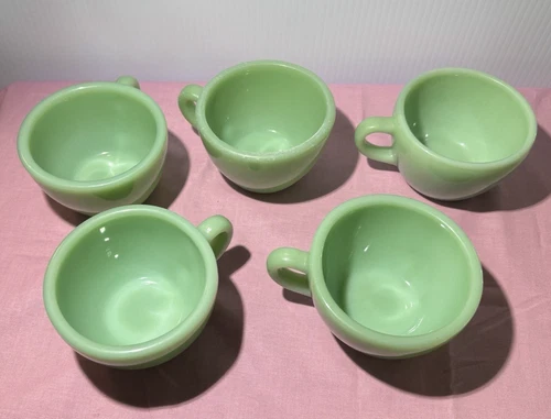 VTG Jadite Fire-King Heavy-Duty Restaurant Ware 6 oz. cup,G295  ca 1948-1951.