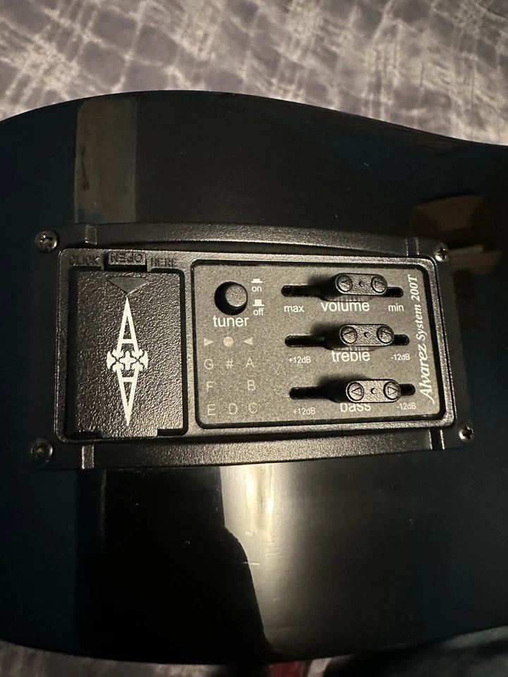 Guitarra Eléctrica Acústica Alvarez RD-20SC Negra Con Estuche Rígido, Correa y Capo Foto 4 de 4