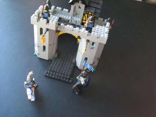 Vintage LEGO Castle: Black Falcon's Fortress (6074) Complete, Minifigs & Horses