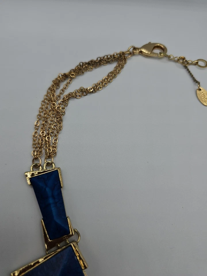 Amrita Singh | Collar Molino de Agua AZUL AUSTRIACO Cristal y Tono Dorado Foto 3 de 4