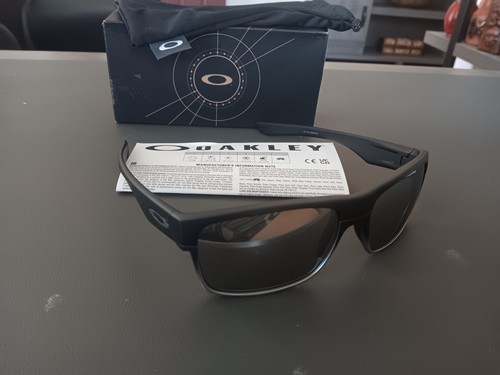 Oakley Twoface OO9189-30 Sunglasses Matte Black on Silver Chrome Iridium w/Pouch - Picture 8 of 11