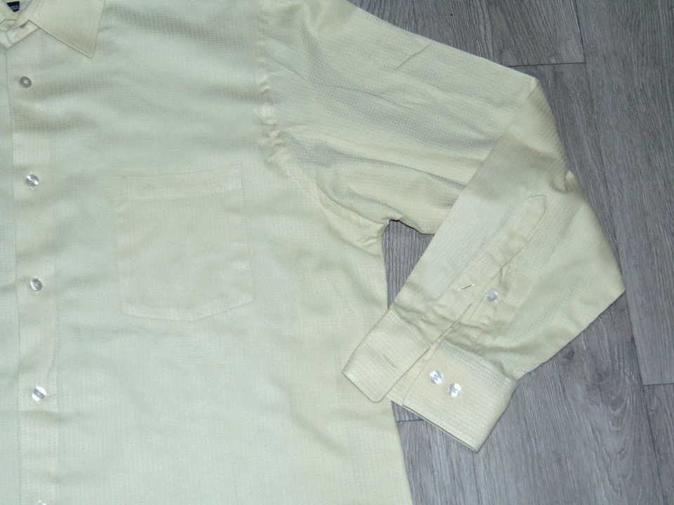 Geoffrey Beene Long Sleeve Mens Shirt Yellow Cotton size 16 1/2 32/33  - Image 4 of 4