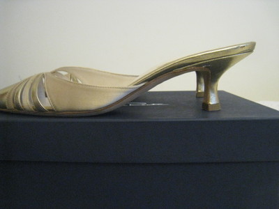 New Oscar De La Renta Womens Shoes Mules Sandals Gold Size 37