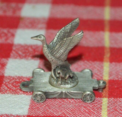 FORT PEWTER - LASTING EXPRESSIONS PEWTER TRAIN CAR DUCK TAKING FLIGHT  (7)