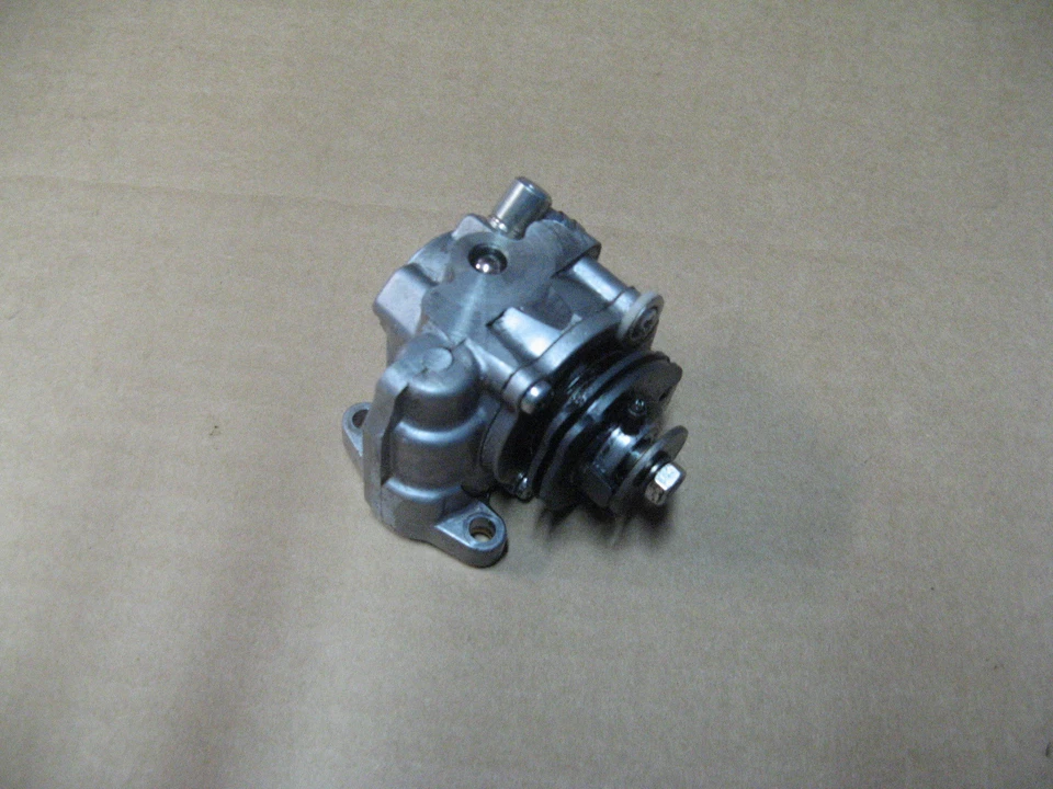 Pompe à huile pour Yamaha 125 TDR - 4FU / 5AE / 3XD - Photo 1/1