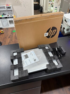 HP Laptop 17-ca2020nr 17'' AMD Athlon 3150U 4GB RAM 1TB HDD Win10