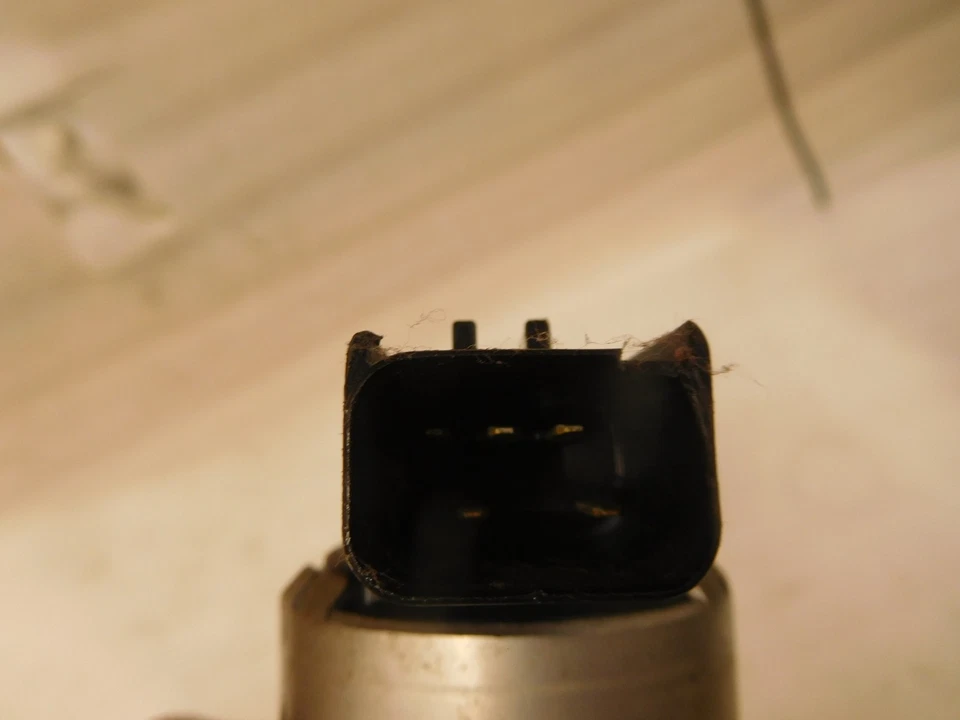 2006  Chrysler  Sebring  EGR  Vavle  2.7L  V6 - Image 4 of 4