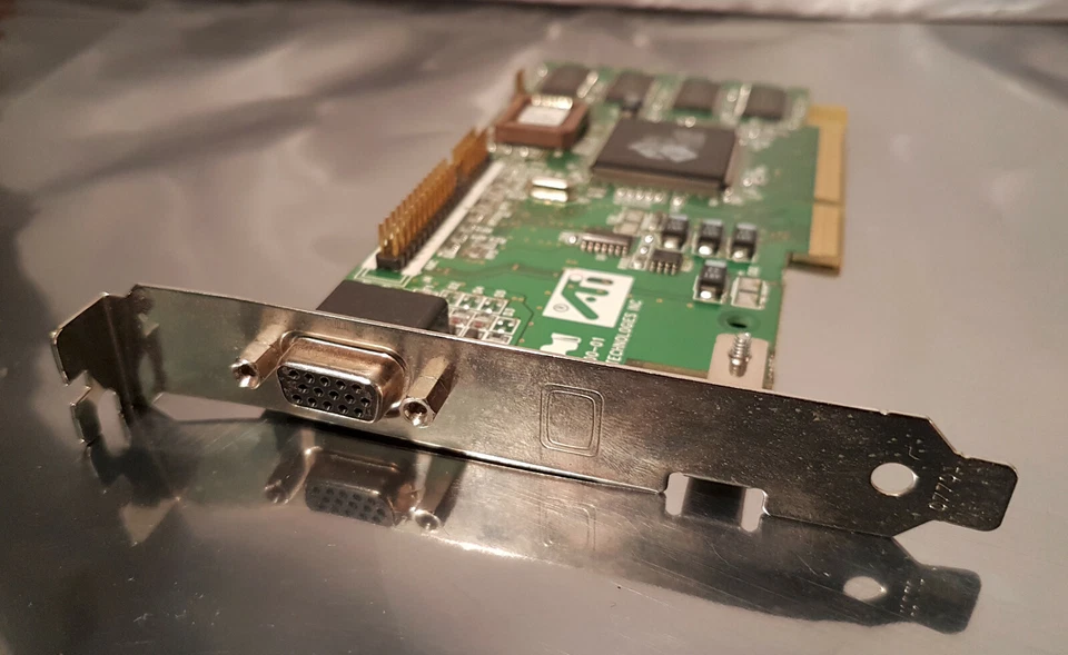 ATI RAGE IIC AGP 109-52800-01 AGP 8MB SDRAM Video Graphics Card - Image 2 of 3