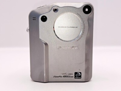 【Tom】ポルシェデザイン FUJIFILM FinePix 4800Z 生まれながらに完成していたポルシェデザインと呪い――富士