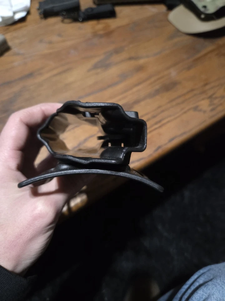 Blackhawk Close Quarters Concealment CQC Holster Right Hand Black 2100298 - Image 3 of 4