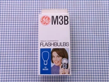 GE M3B Camera Flashbulbs ~ 11 in box ~ BLUE Bulbs ~ Unused ~ USA  ~ Vintage