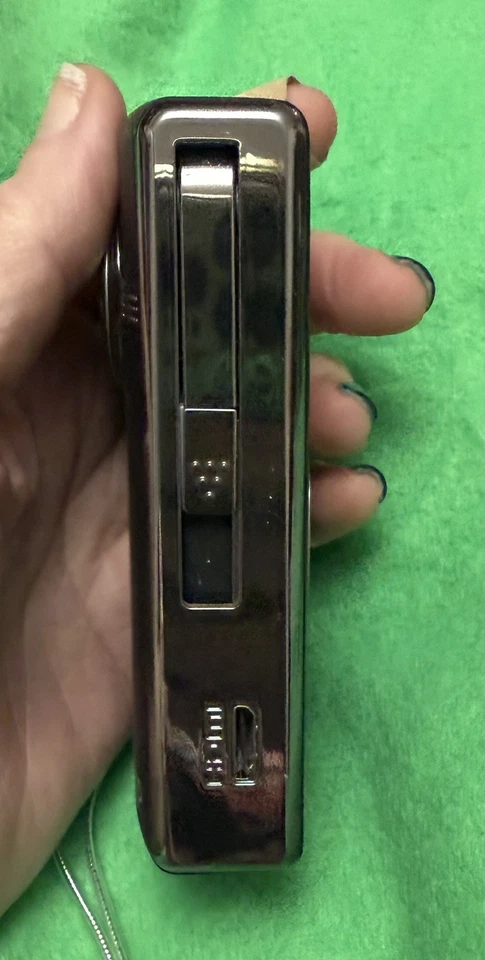 Flip UltraHD 2nd Gen Camcorder Model U2120B 720p Digital Video Recorder Black - Image 3 of 4