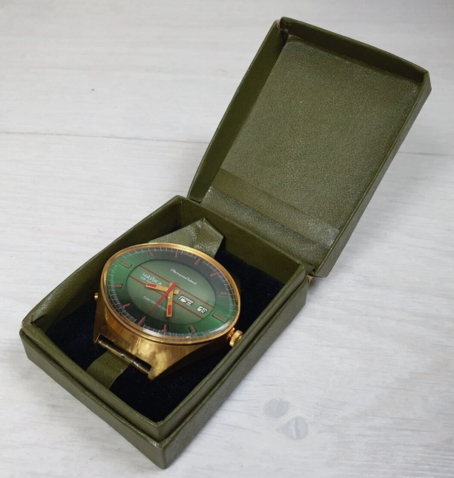 Reloj Pulsera Mecánico Soviético Vintage Chaika Stadium Automático Chapado en Oro URSS Foto 2 de 4