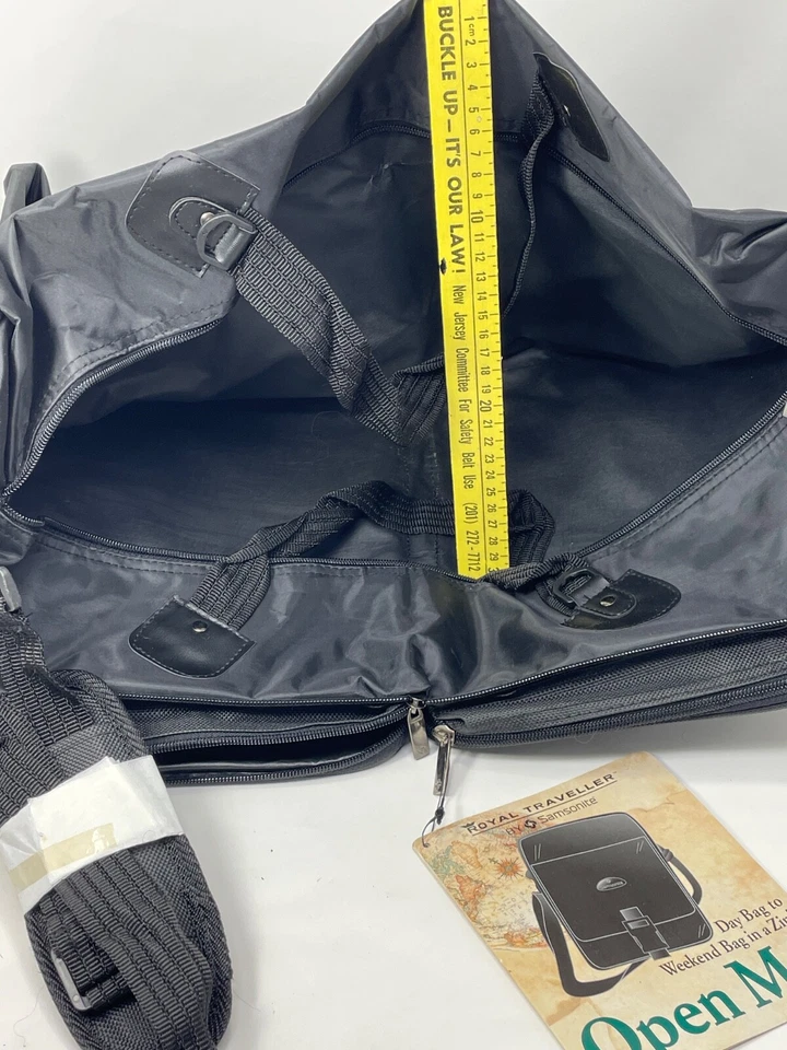 Samsonite Royal Traveler Expandable Bag To Weekend Bag In A Zip Two In One - Image 2 of 4