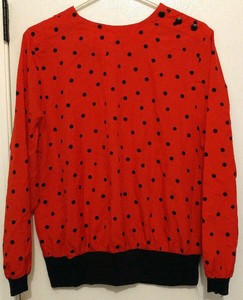 red and black polka dot top
