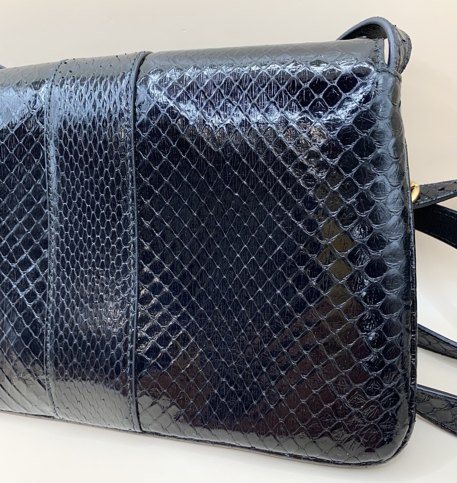 Gucci Arli Black Small Shoulder Bag Python 550129… - image 12