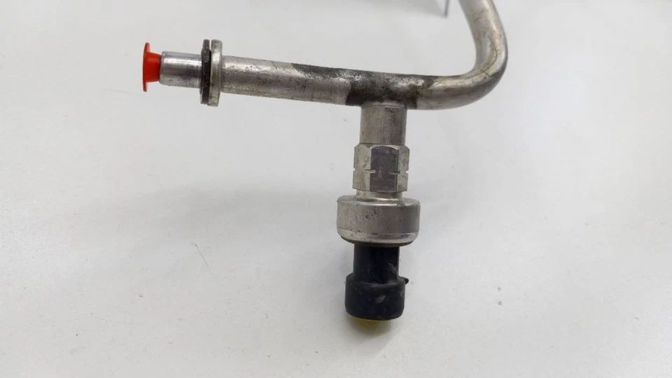 Línea de manguera de aire acondicionado Ford Fusion 2012 2011 2010 2009 2008 Foto 2 de 4