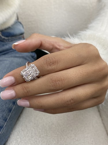 Diamond Halo Ring VVS2 E IGI Certified Radiant 4.37Ct Lab created 14K White Gold - Picture 5 of 11